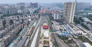 1至5月中国铁路固定资产投资同比增长2.6%