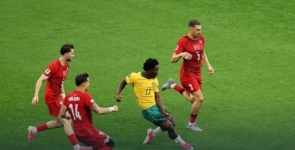 开门红！澳大利亚2-0土耳其 伊兰昆达1V3个人秀 土耳其狂轰30脚 ...