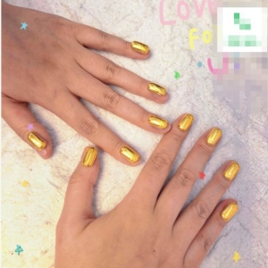 黄金美甲走红！有人将价值4万金饰做成“黄金甲”，有人手工费花超千元，美 ...