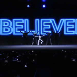 正式进入人形机器人领域！荣耀首款人形机器人亮相