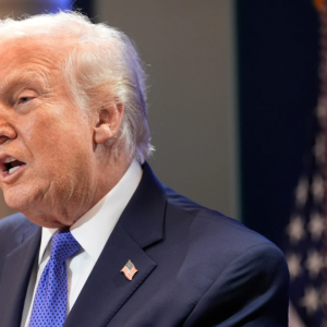 特朗普称美方“基本摧毁”伊朗海军总部