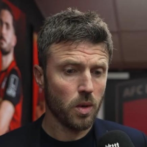 卡里克：小伙子们在少一人的情况下还能稳住局势，我非常欣慰 ...