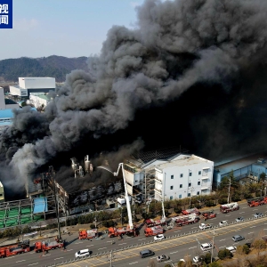韩国工厂火灾已致14人失联 李在明要求全力救援