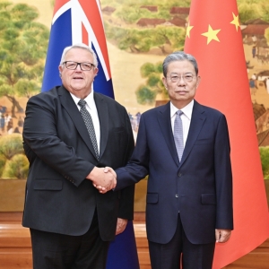 赵乐际同新西兰议长布朗利会谈