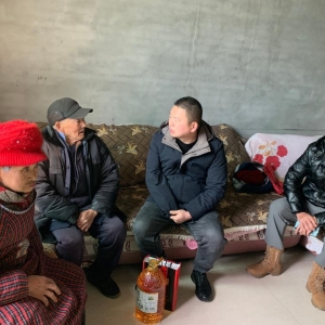 党旗在基层一线高高飘扬丨张海：以独臂为残疾人撑起一片天 ...