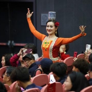 上海民族乐团携喀什地区歌舞剧团，用国乐架一座桥