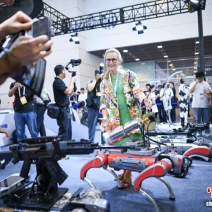 智博会观察：中国工业机器人“走出去”提速