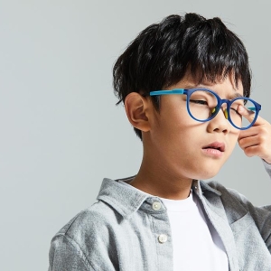 不同年龄段该防什么、怎么防 从幼儿到老人全周期护眼指南 ...