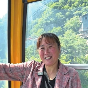 扛着一二百斤的货物走过12年 她将生活“挑在了肩上” ...